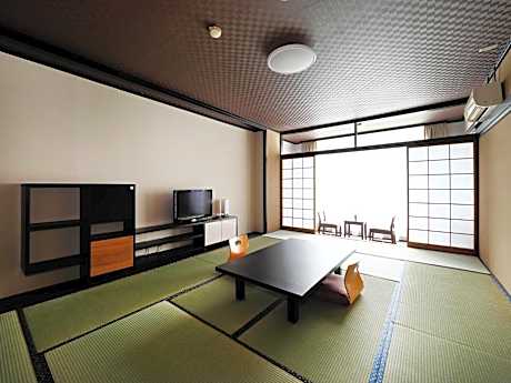 Japanese-Style Quadruple Room