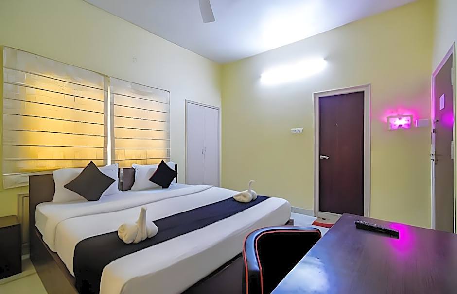 White House by Oyo Rooms – Calcutta, LA
