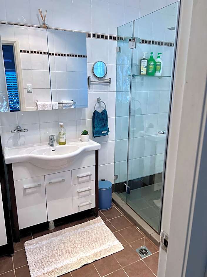 Hotel Style Monterey Guest Studio near Hospitals, Beach and Airport