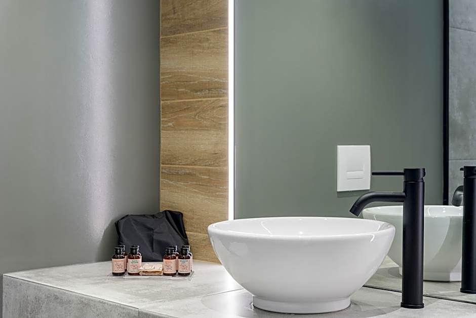 Acropolis Magenta Luxury Suites