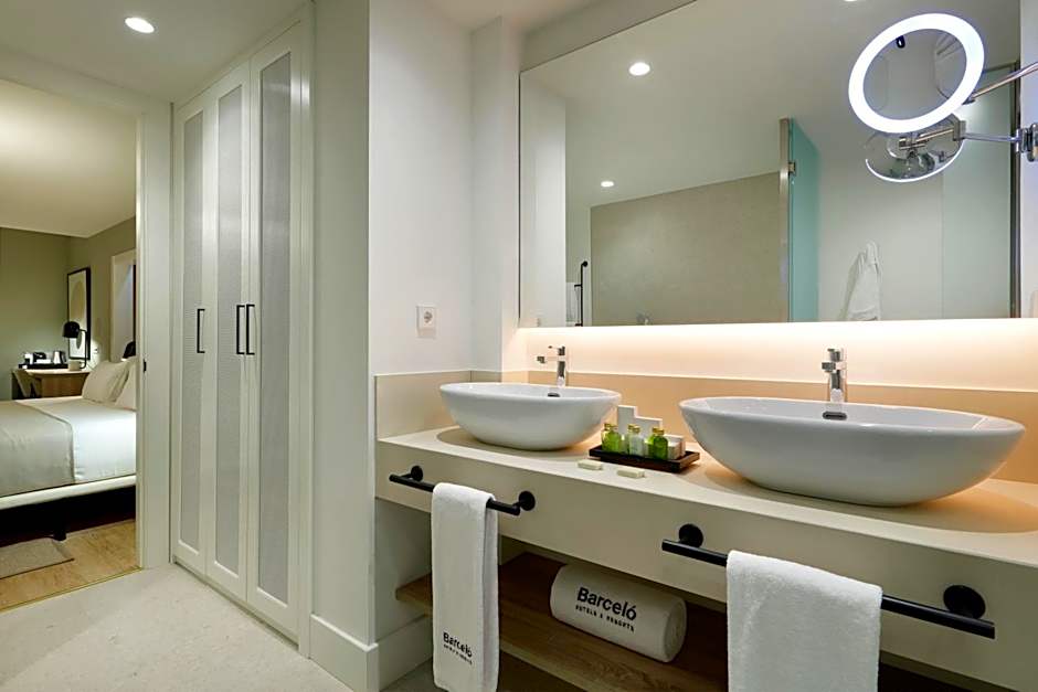 Barcelo Oviedo Cervantes