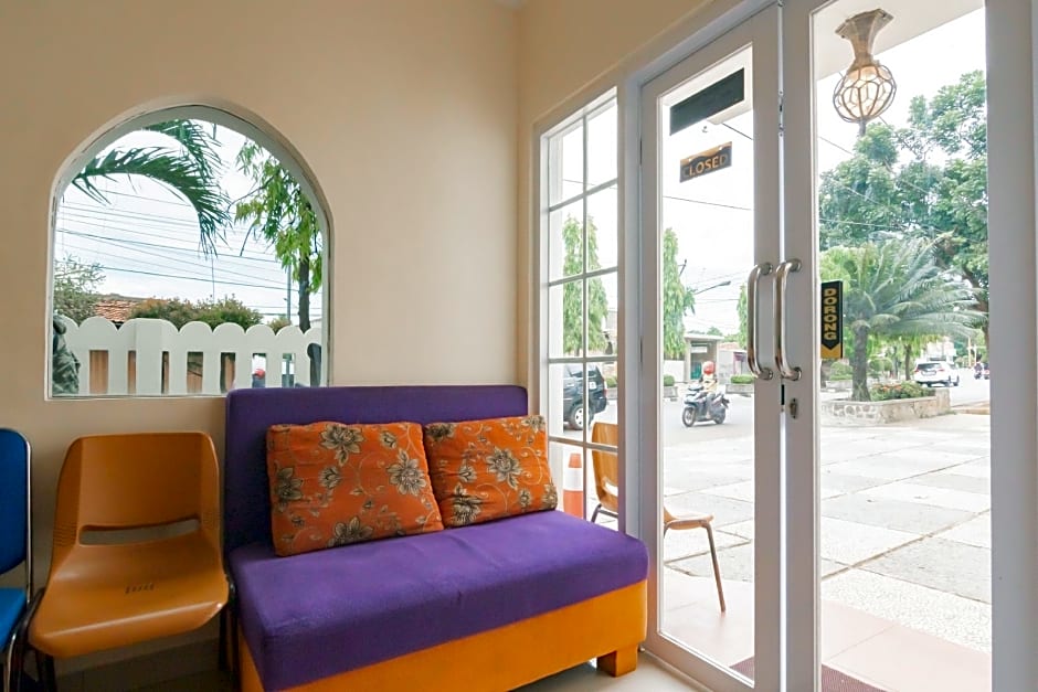 Urbanview Hotel Kangen Bungalow Purwakarta by RedDoorz