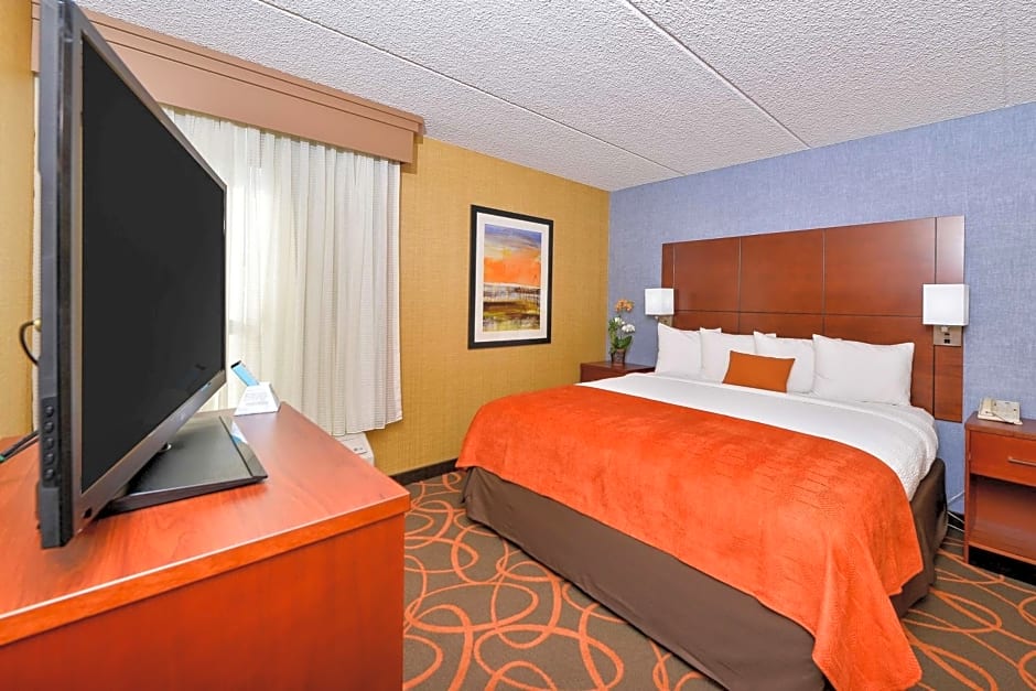 Best Western Plus Fresno Airport Hotel