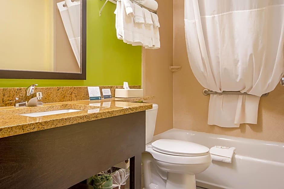 Quality Inn & Suites Glenmont - Albany South