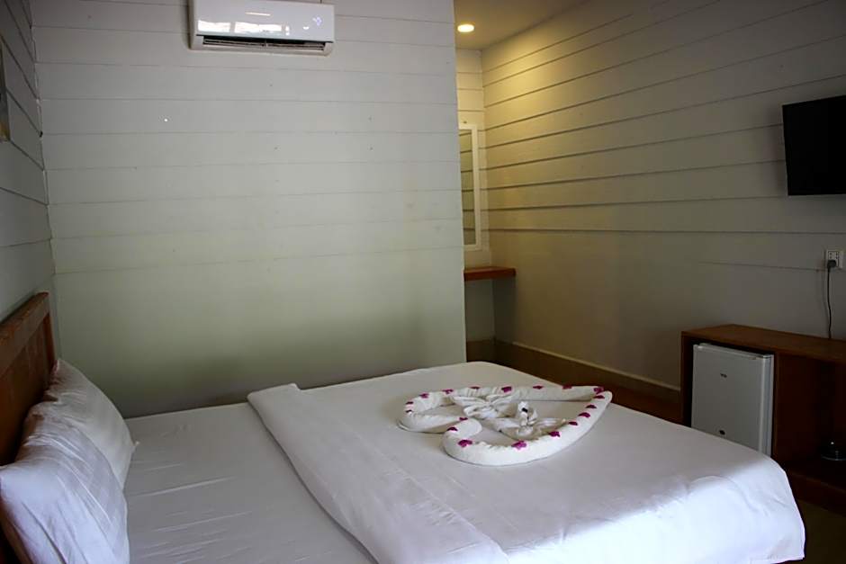 SCARLET SAILS BUNGALOW