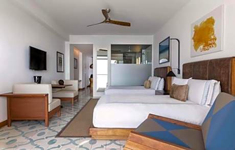 Queen Room with Two Queen Beds, Ocean View and Accessible Shower - Disability Access