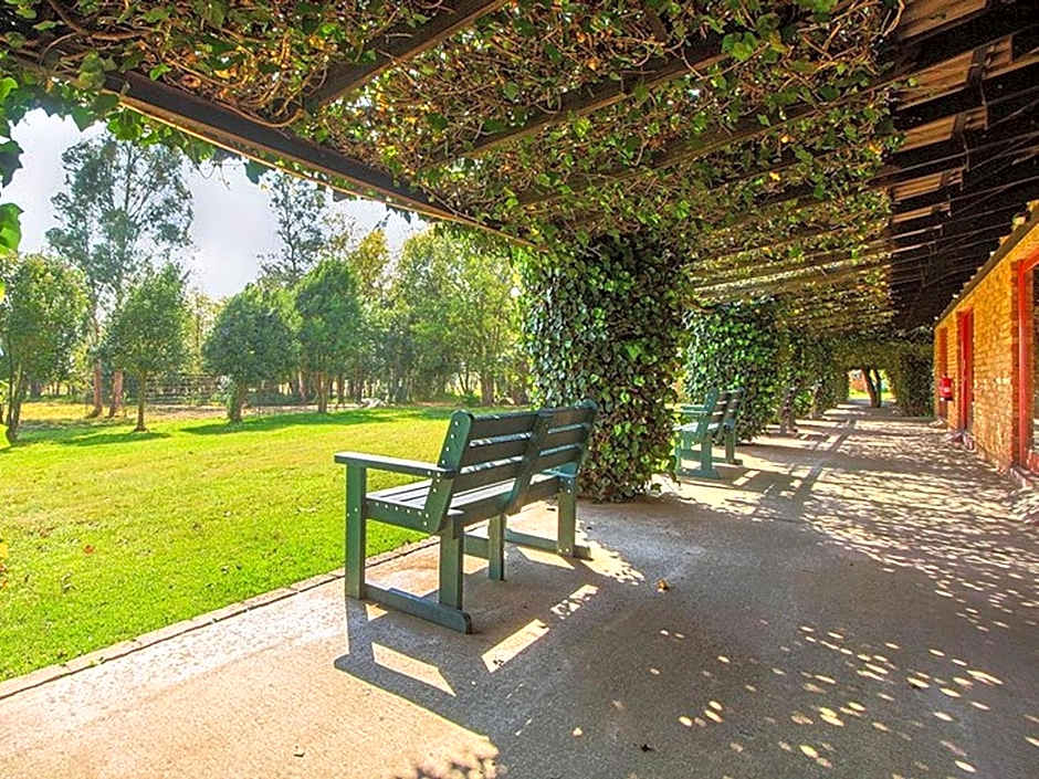 Airport Bird & Game Lodge