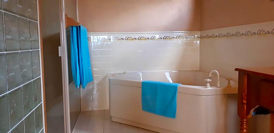 Mapleton Peaceful Provence BnB