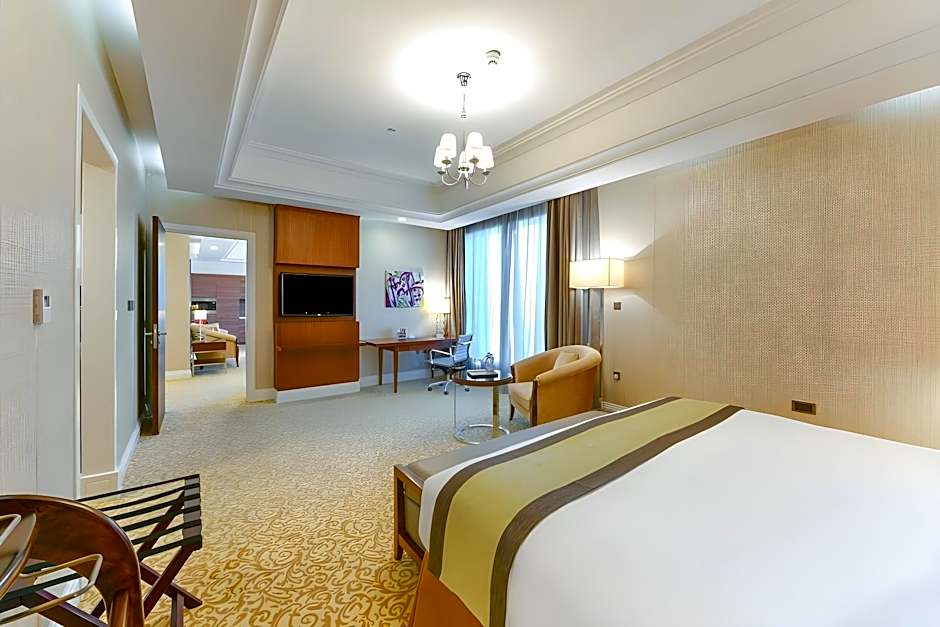 Best Plaza West Bay Hotel