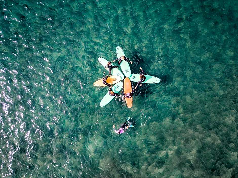 SALT LIPS - Azores Surf Experience