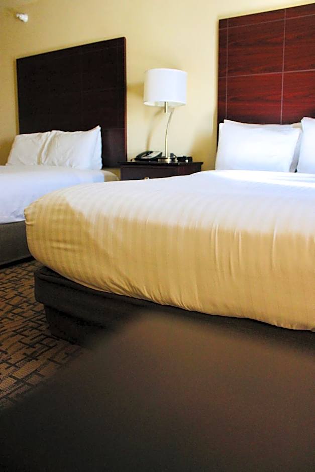 Cobblestone Hotel & Suites - Devils Lake