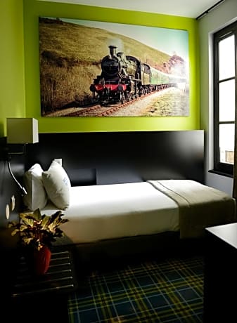 Solo Room