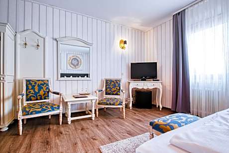Double Room for Single Use