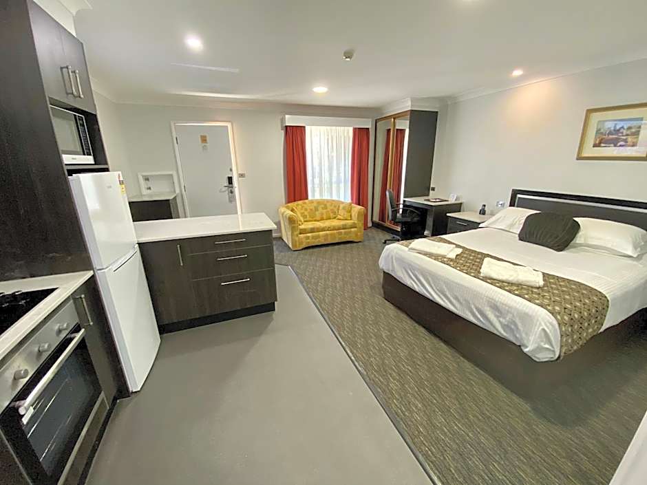 Best Western Plus All Settlers Motor Inn