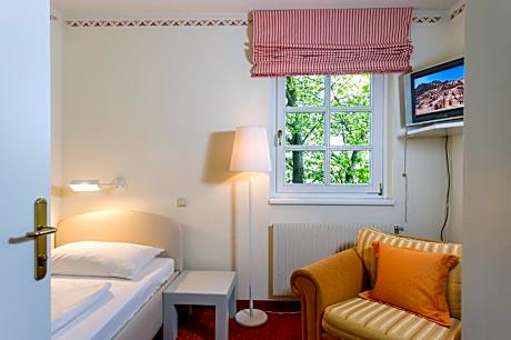 Suite with Lake View