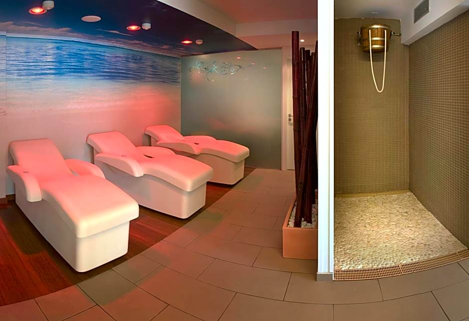 GHT Oasis Park & Spa