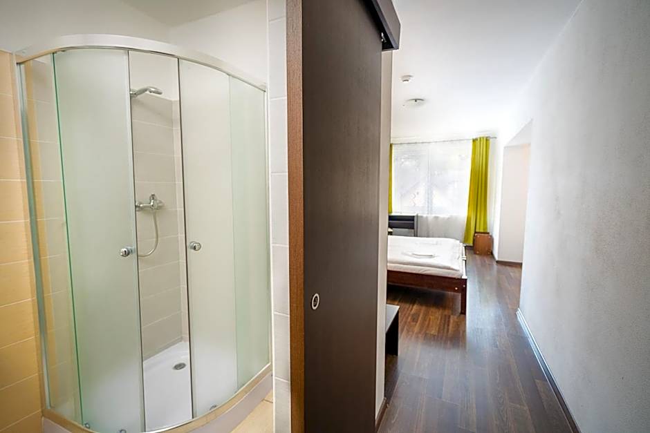 Leone Penzion&Restaurant