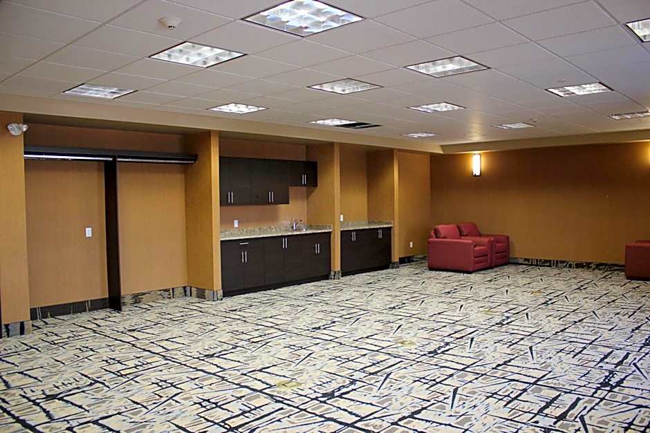 Comfort Inn & Suites Edmonton International Airport