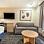 Days Inn & Suites by Wyndham Thunder Bay