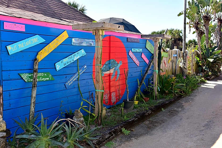 The Beach House at Si Como No Inn