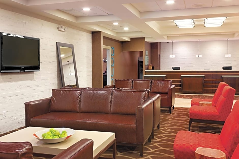 DoubleTree by Hilton Tinton Falls-Eatontown