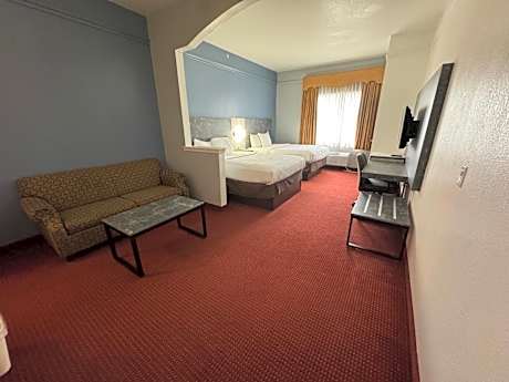 Queen Suite with Two Queen Beds - Non-Smoking