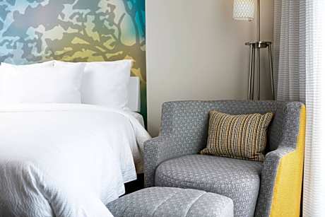 Guest room, 2 Queen, City view