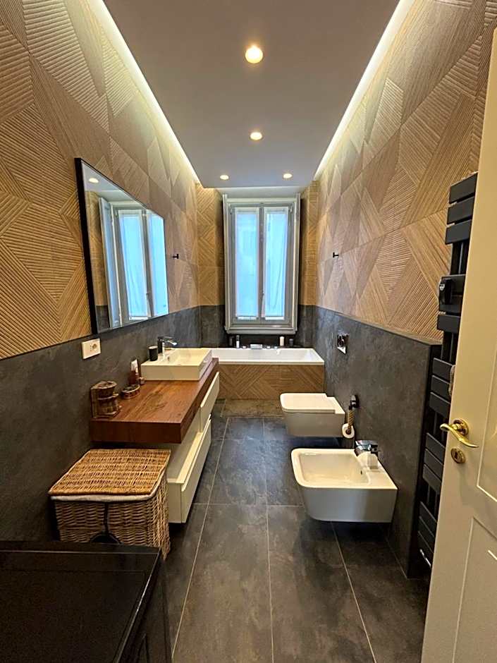 Room in Stunning Central Open Space Apartment