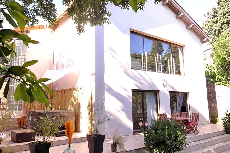 Chambre D'hotes Les Terrasses De Saint Clair – Sete, FL