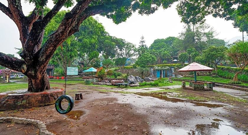 OYO 1808 New Bandungan Indah