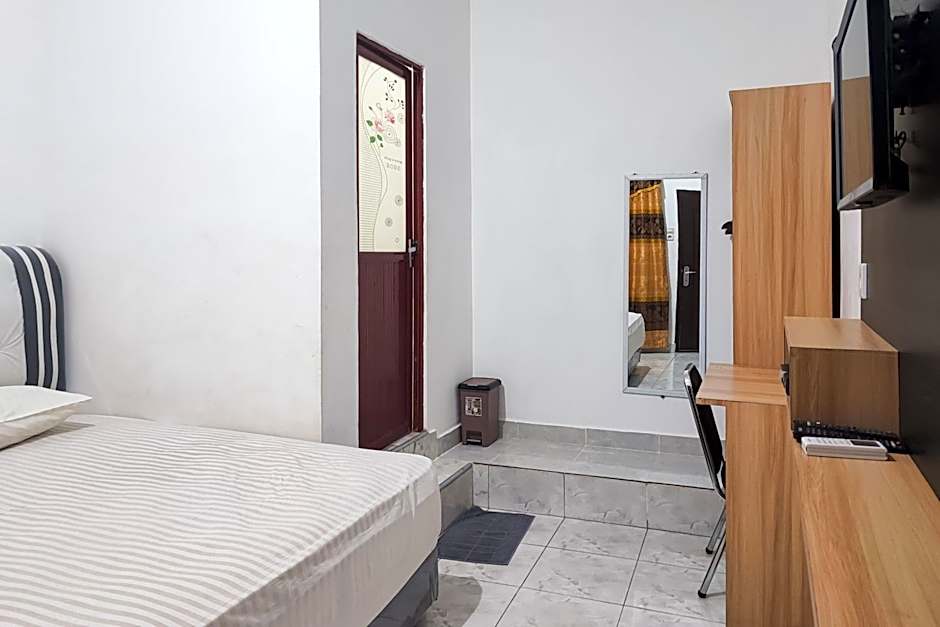 RedDoorz Syariah at Naufal Residence Sarolangun