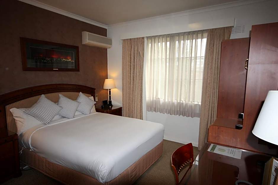 Country Plaza Motel
