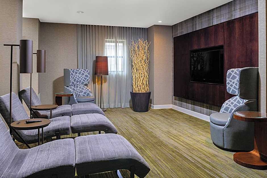 Courtyard by Marriott Long Island MacArthur Airport