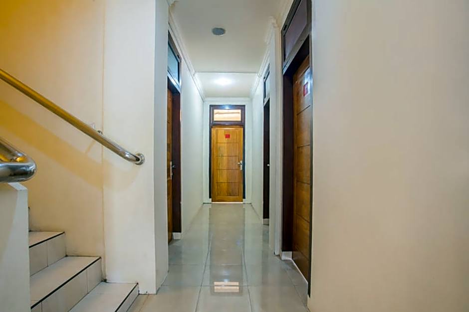 RedDoorz near Universitas Samratulangi Manado