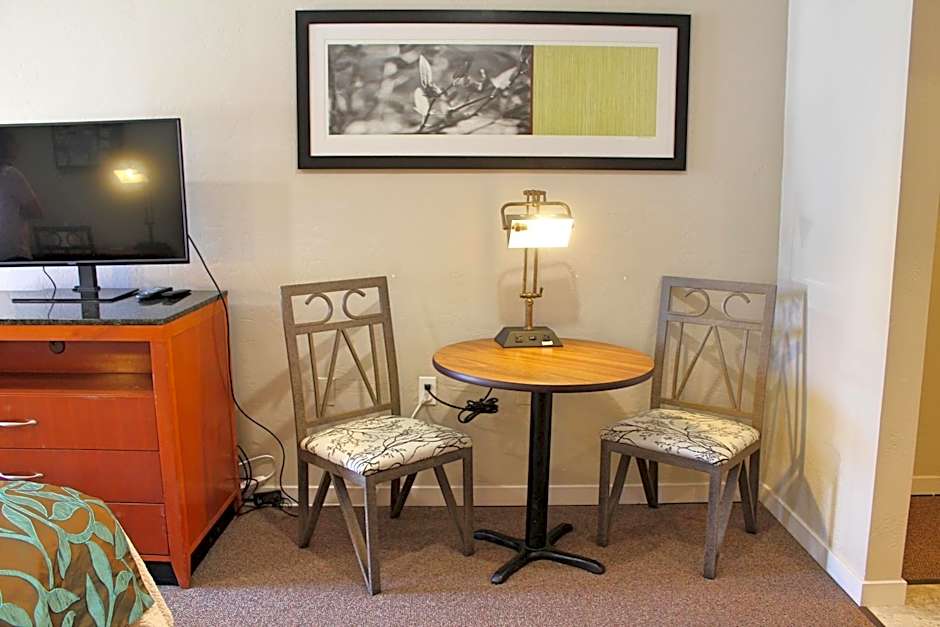 Bell & Main Alamosa Studio Suite-Walking distance to downtown