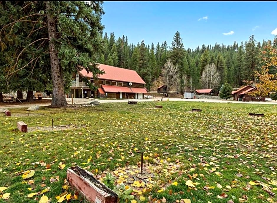 Southfork Lodge - Riverside Inn