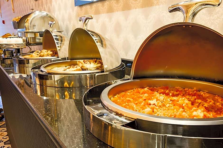 Real King Suite Hotel