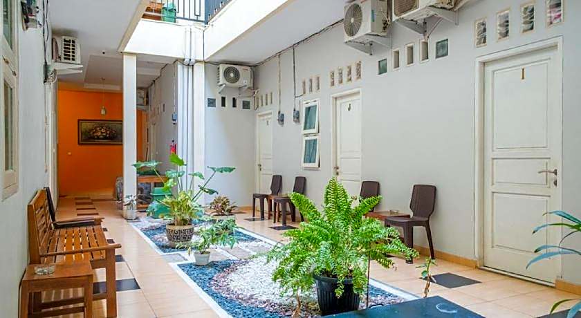 RedDoorz Syariah near Grand Kota Bintang