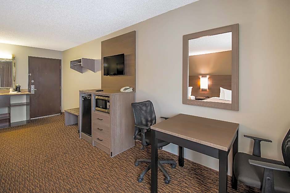 Econo Lodge Duluth near Miller Hill Mall