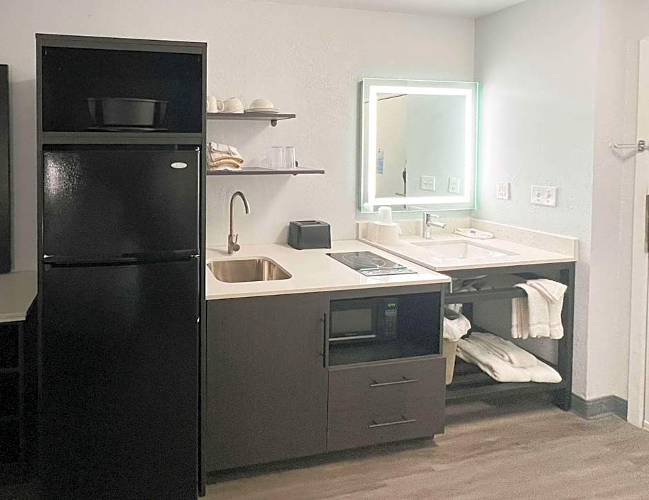 Studio 6 Altoona IA Des Moines East