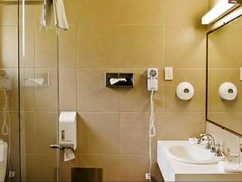 Lamplighter Motel And Apartments