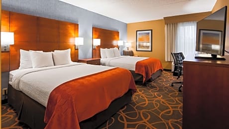 2 Queen Beds Non-Smoking Refrigerator Wi-Fi Full Breakfast