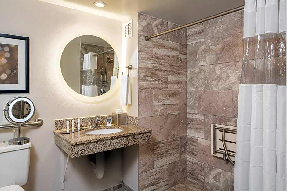 DoubleTree by Hilton Laurel