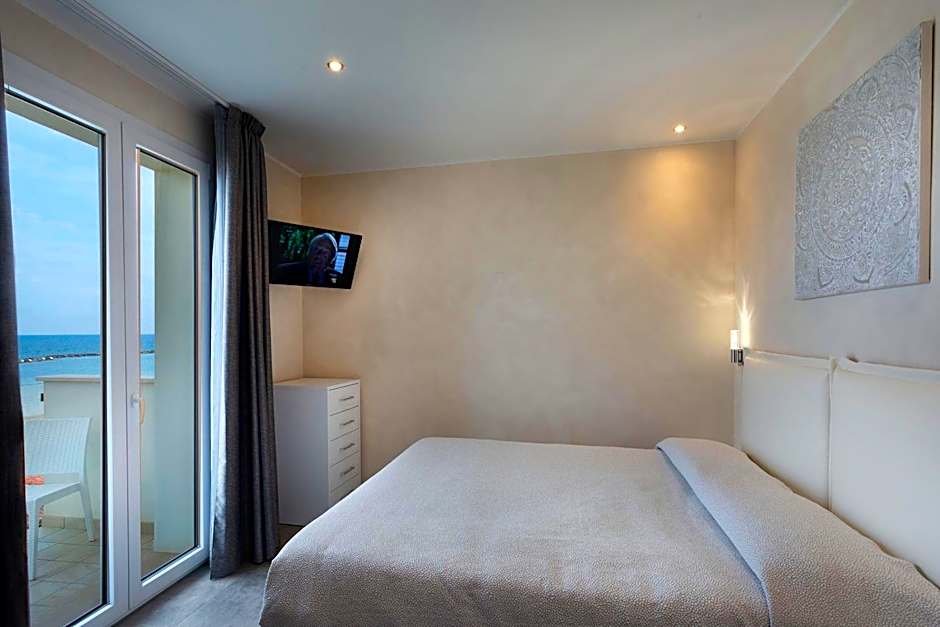 White Suite & Apartments