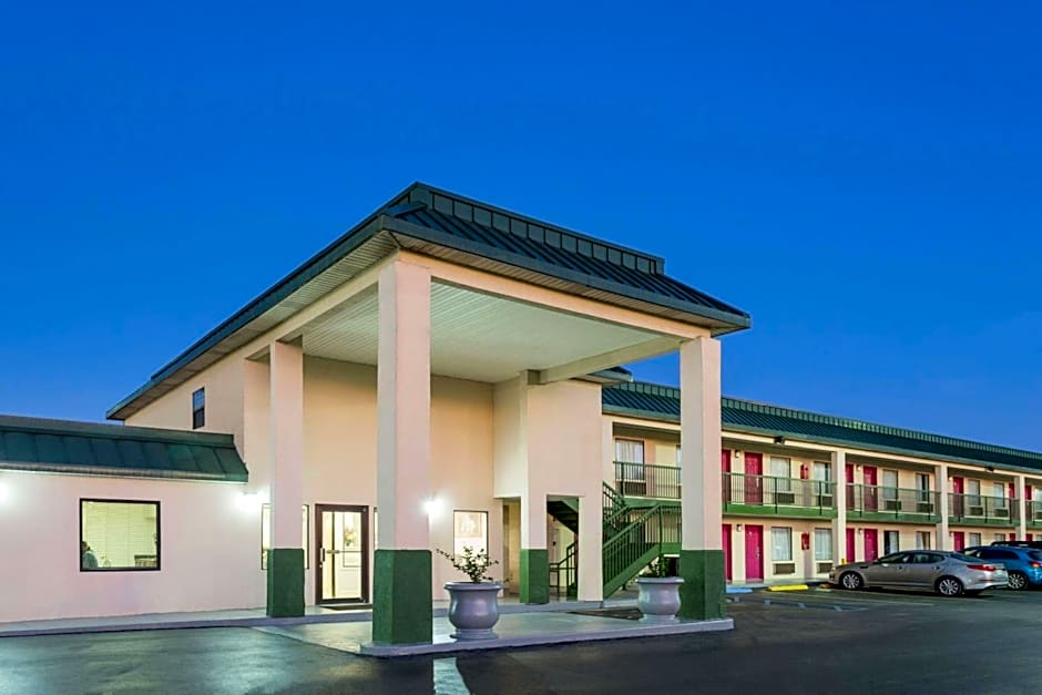 Super 8 by Wyndham Ashburn