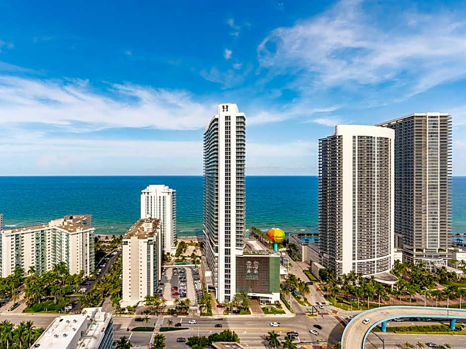 Modern Waterfront Retreat with Scenic Views