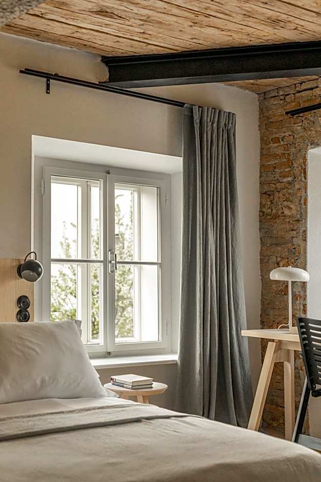 April1550 Boutique Hotel