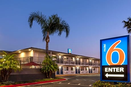 Motel 6-Fontana, CA