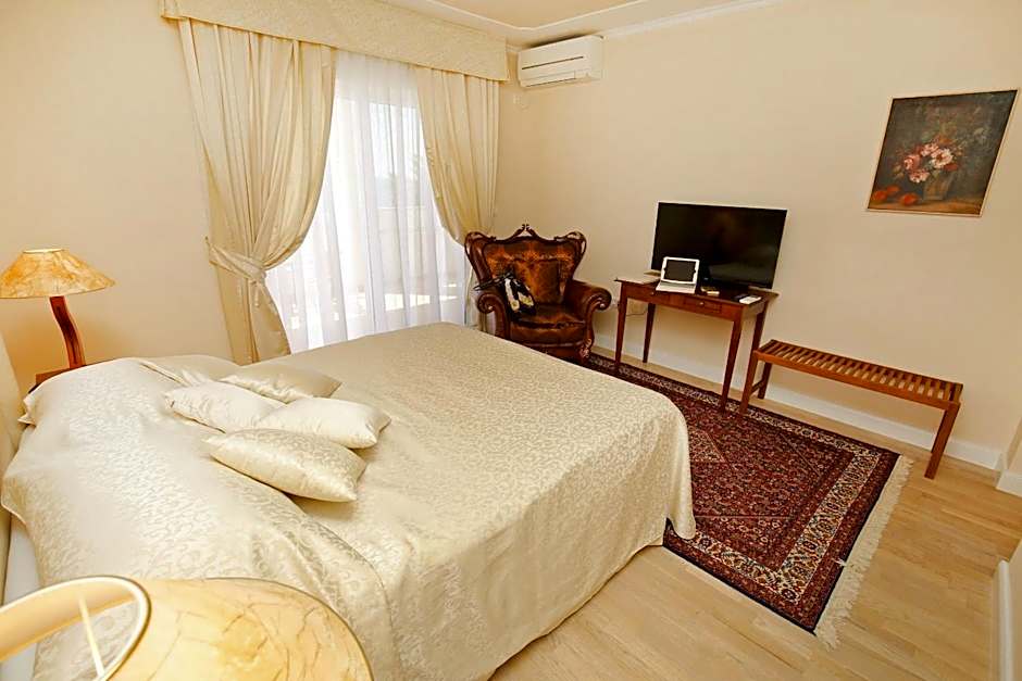 Villa Triana-Adults Only