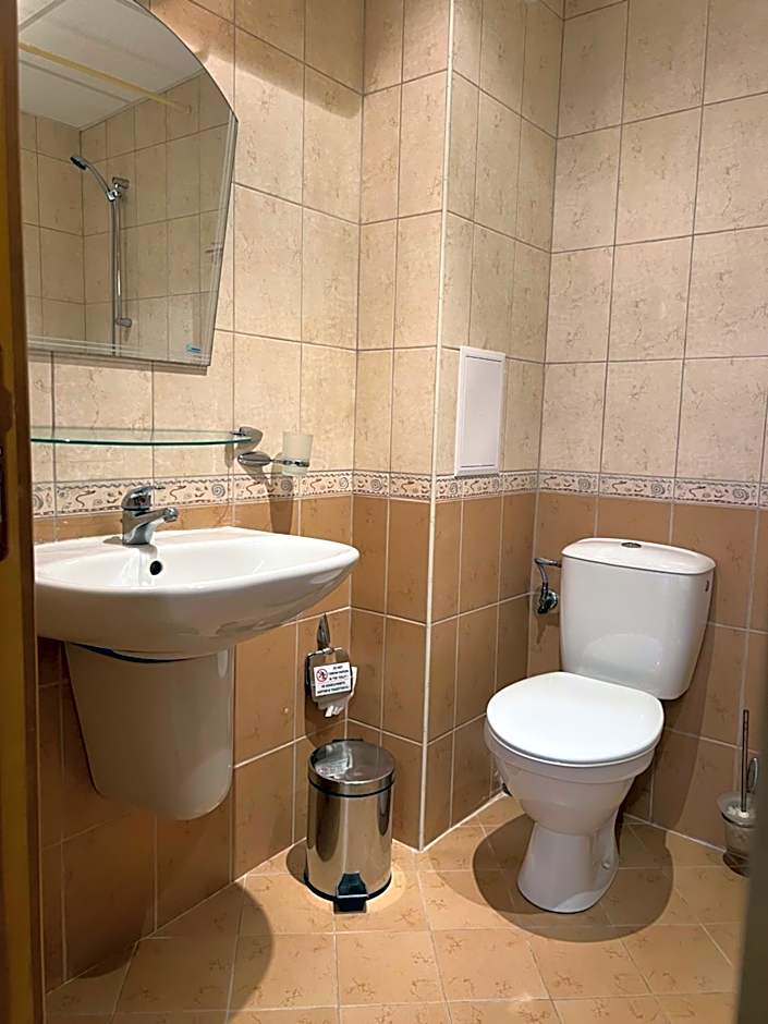 Alpine Nest: 6km to ski slopes